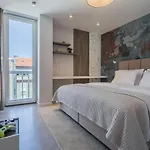 Petit Palace Apartment