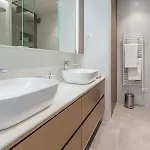 Petit Palace Apartment *